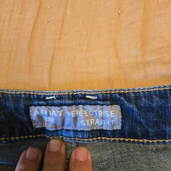 Size 30s Ariat Jean - Picture 2 of 4